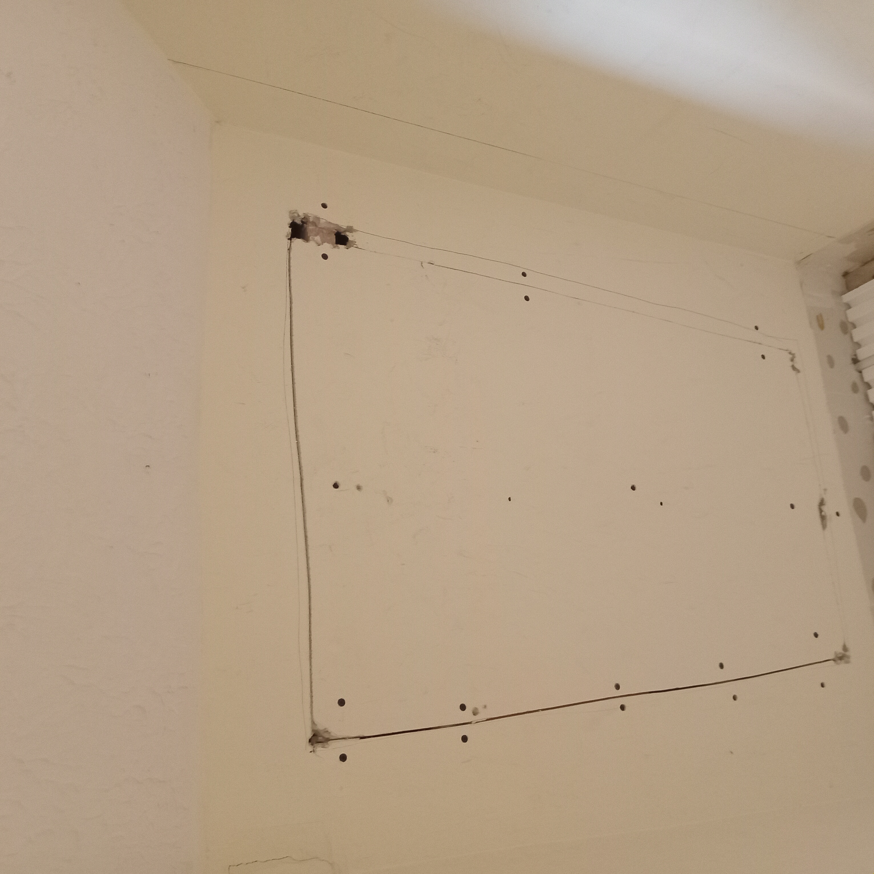 Filling a hole as part of a full redecoration project